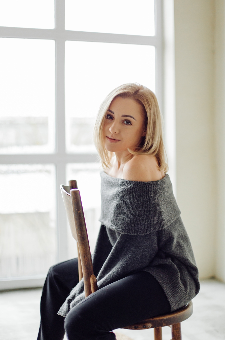 Fashion portrait of young elegant woman